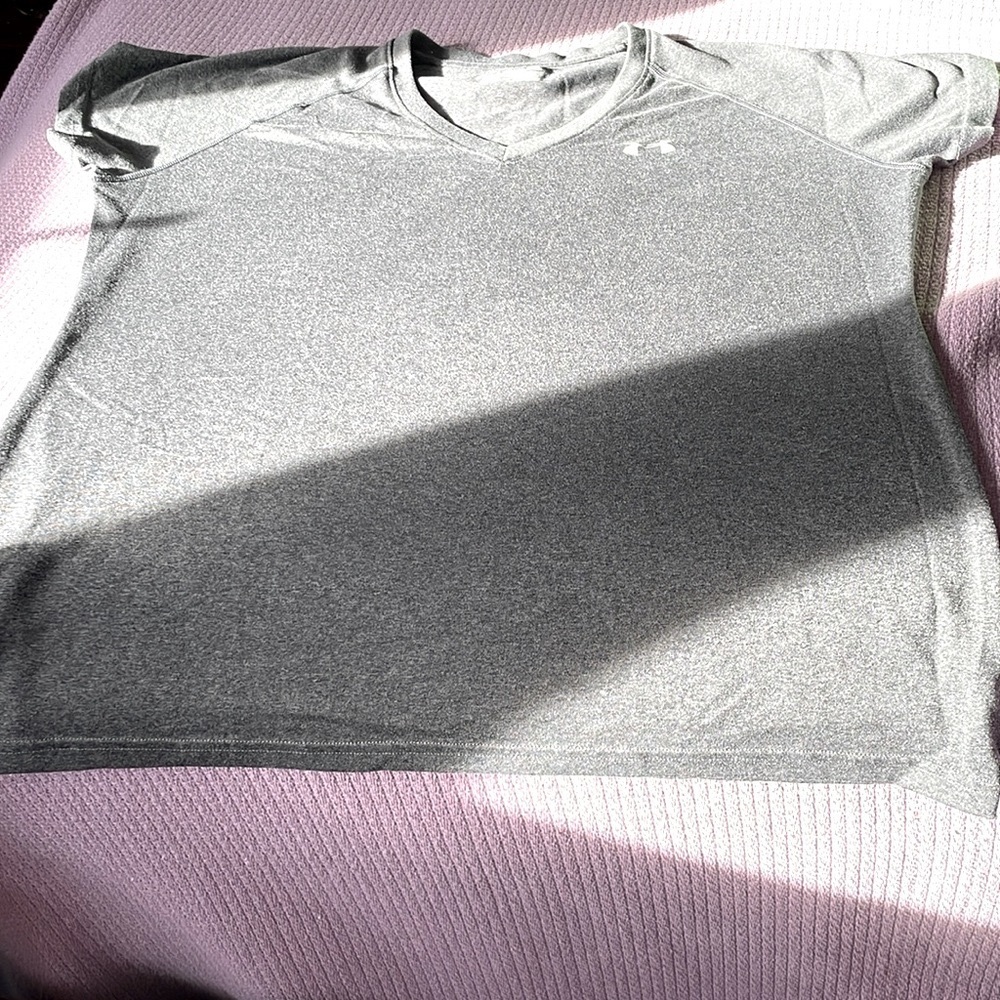 Ladies Large UnderArmour Heat Gear Top